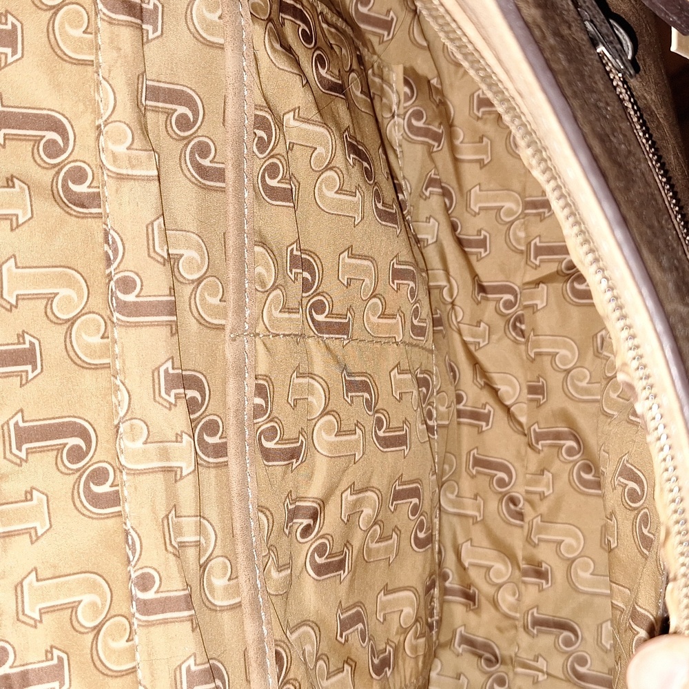 Justin Purse - Picture 4 of 16